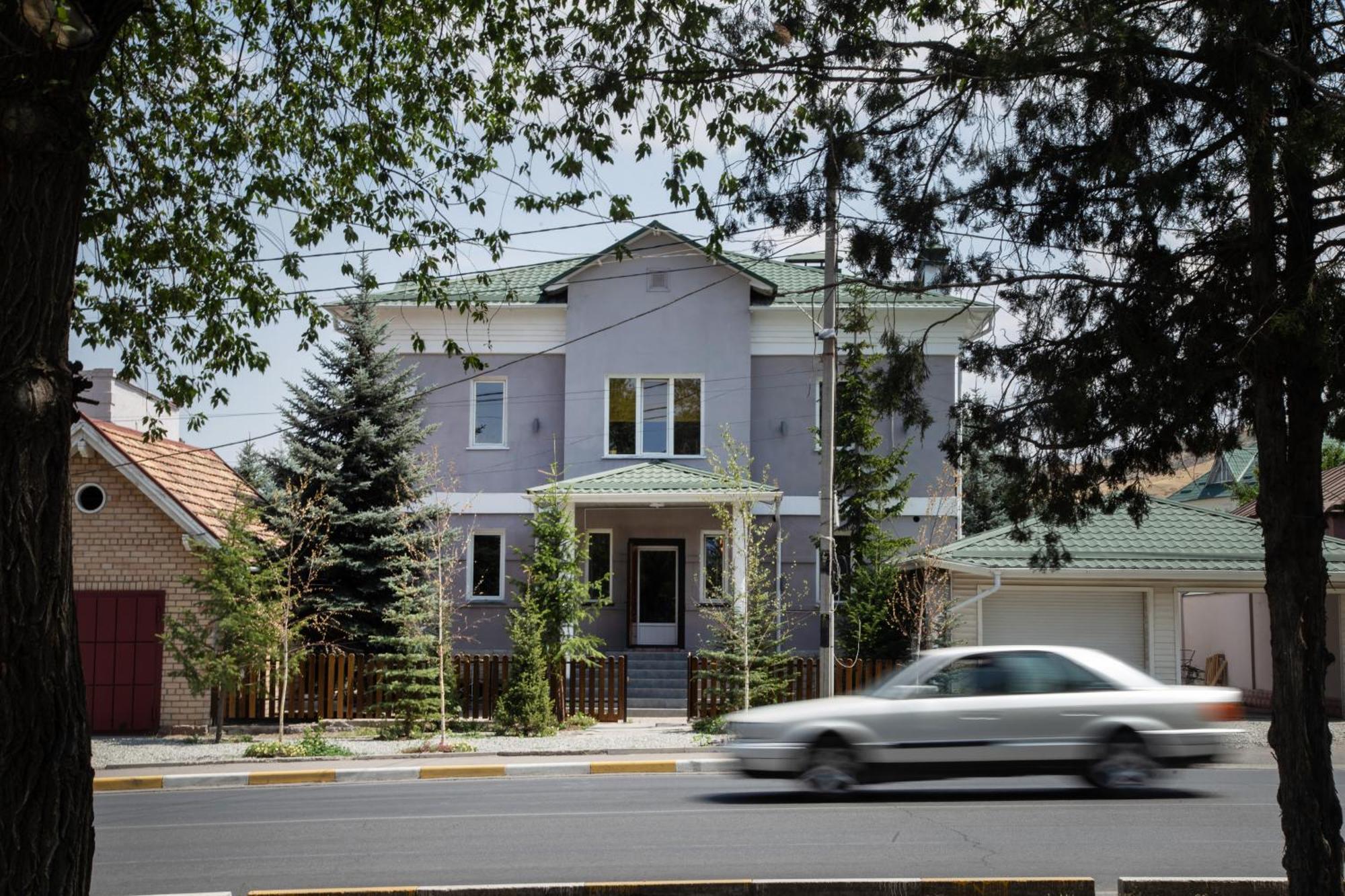 People Guest House Bishkek Exterior photo
