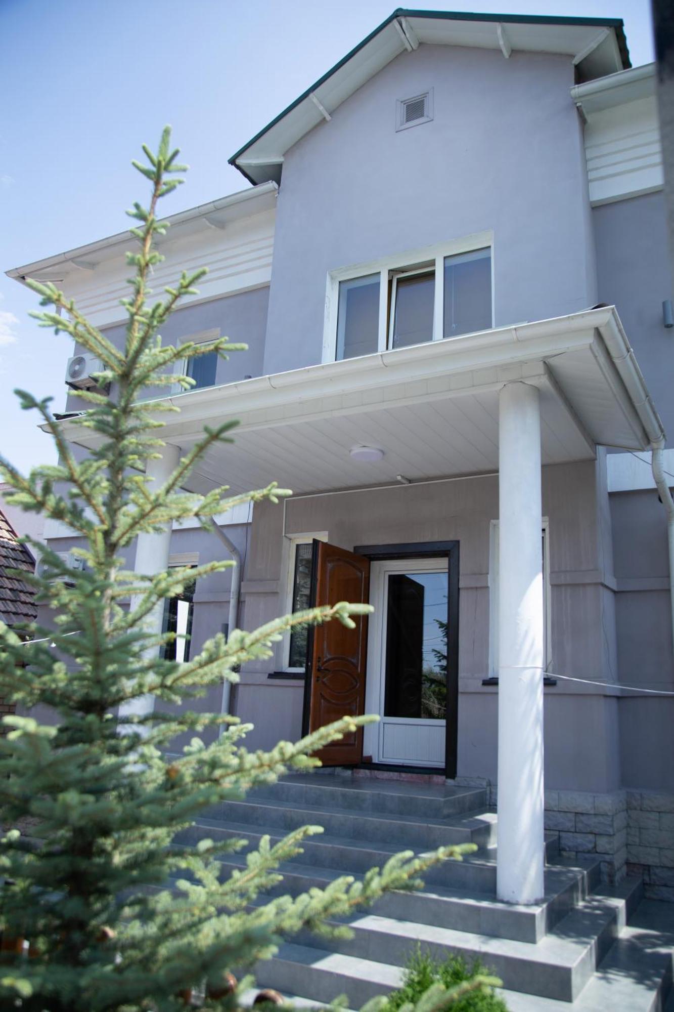 People Guest House Bishkek Exterior photo